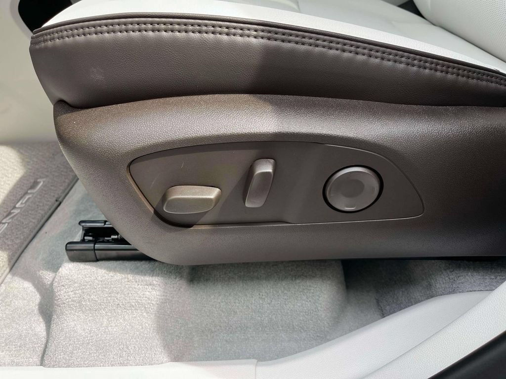 New 2026 GMC Acadia Denali w/ Super Cruise Package FWD image 25
