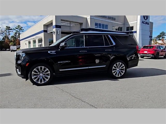 Used 2021 GMC Yukon Denali w/ Denali Premium Package image 18