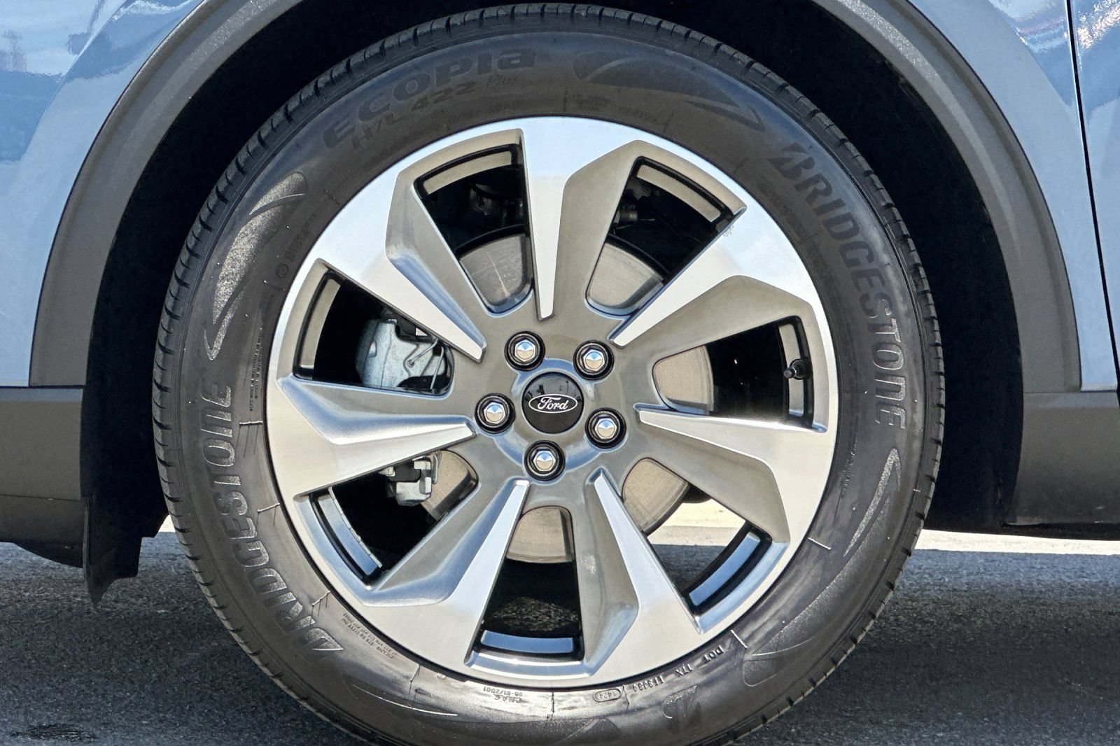 Certified 2025 Ford Escape Platinum FWD image 26