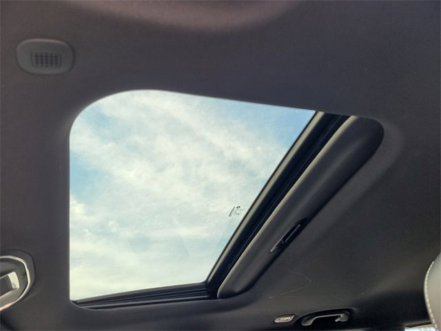 Used 2025 Jeep Grand Cherokee Altitude image 19