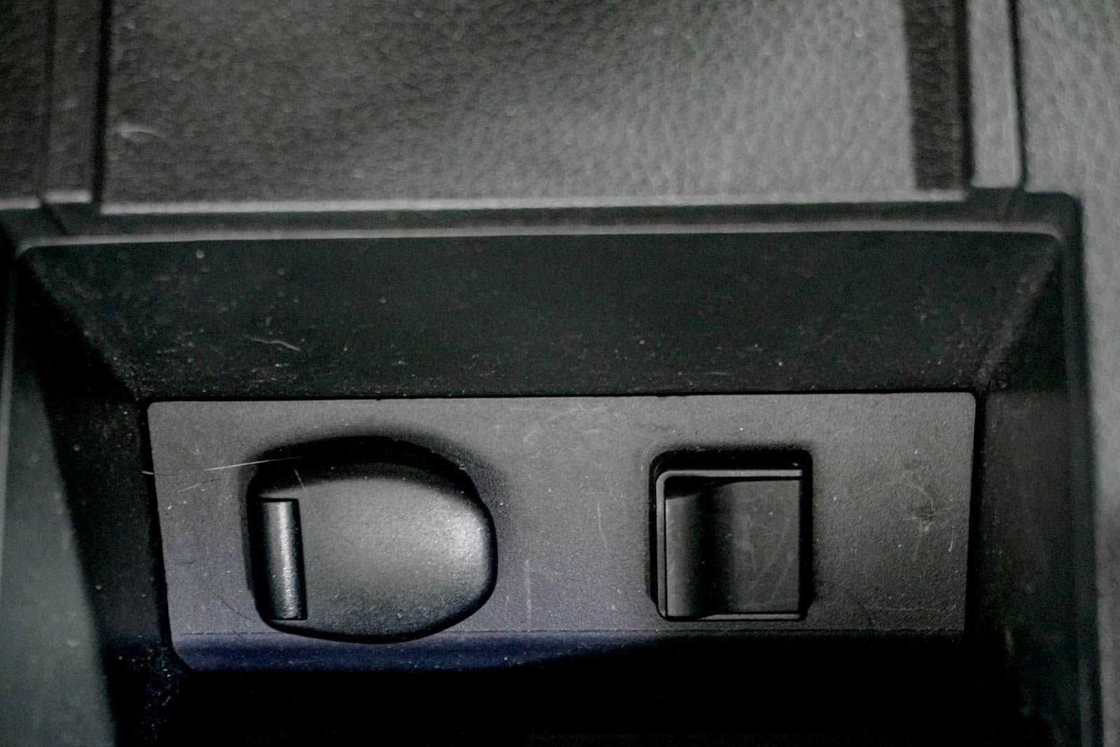 Used 2013 Nissan Sentra SL w/ Leather Pkg image 28