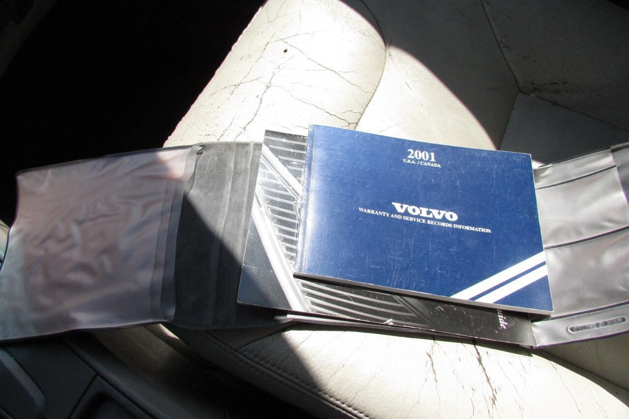 Used 2001 Volvo V70 image 38