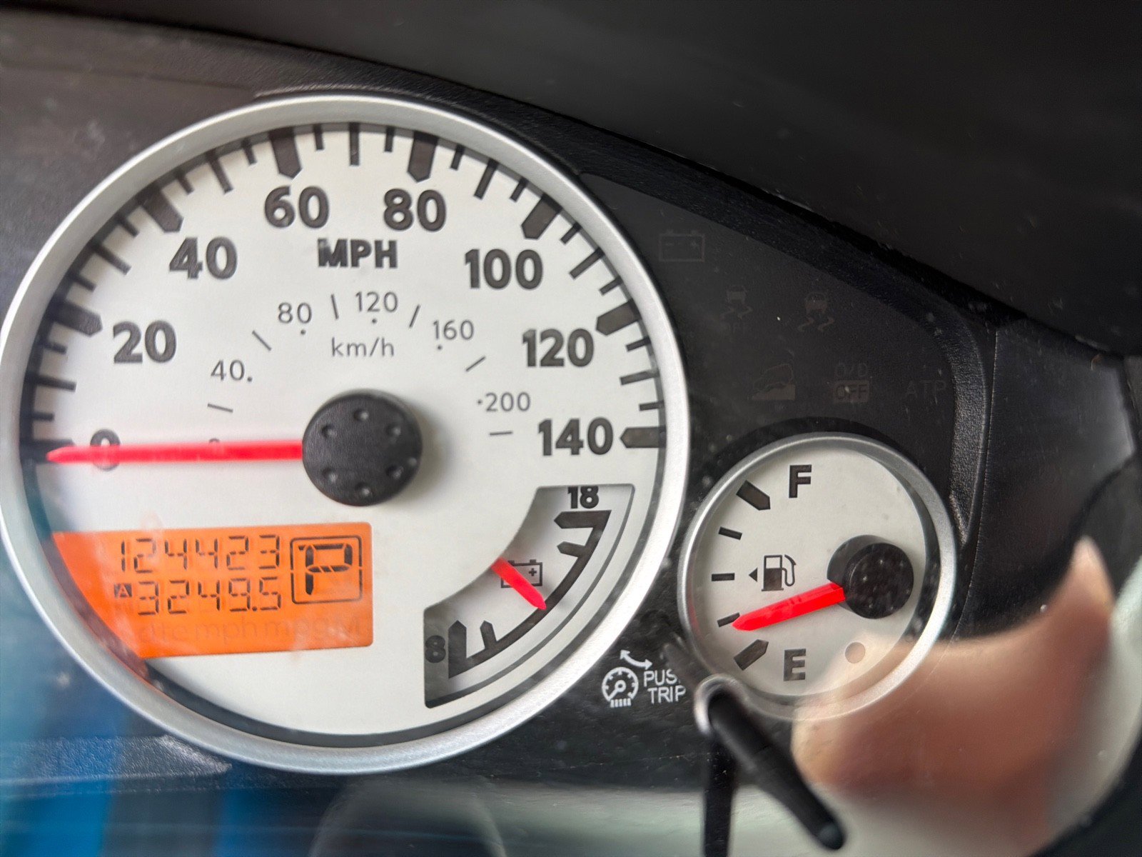 Used 2015 Nissan Xterra PRO-4X w/ Pro-4x Leather Package AWD/4WD image 23