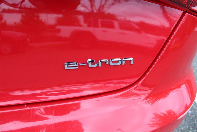 Used 2017 Audi A3 e-tron Premium w/ Sport Package FWD image 31
