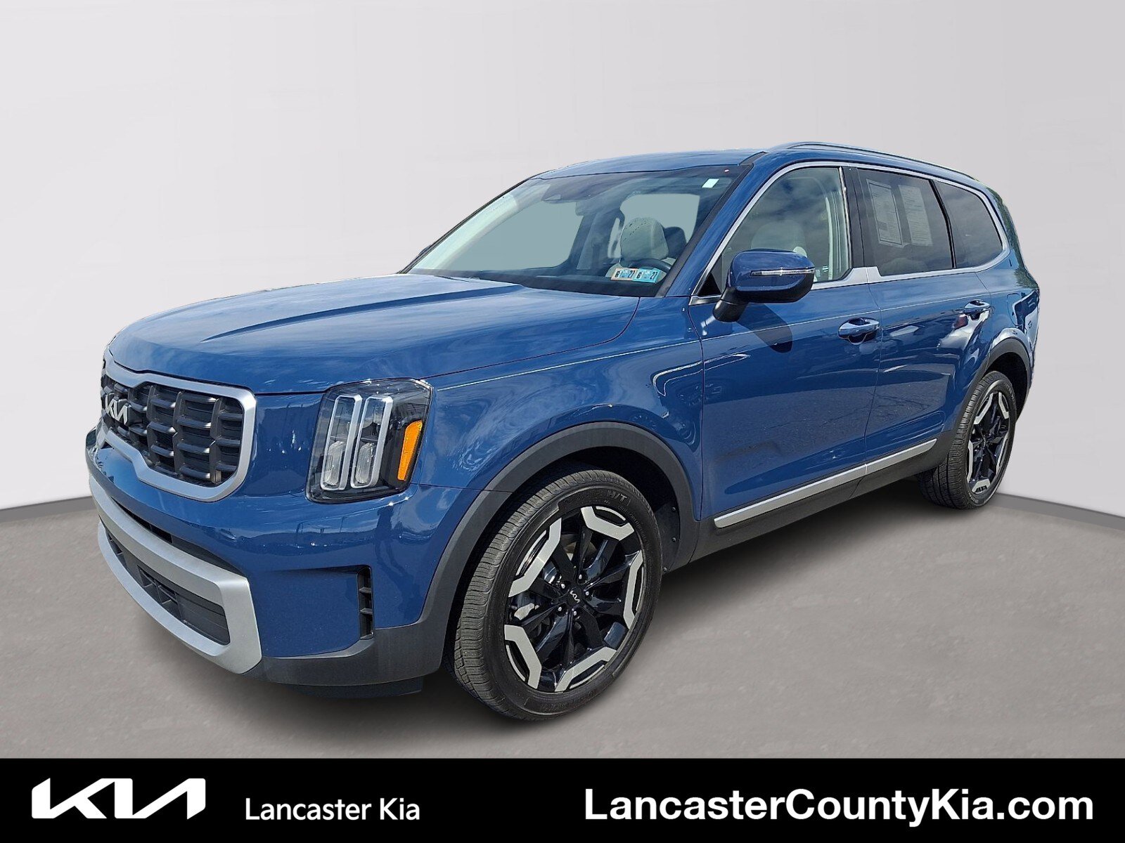 Used 2023 Kia Telluride S w/ S Sunroof Package AWD/4WD image 1
