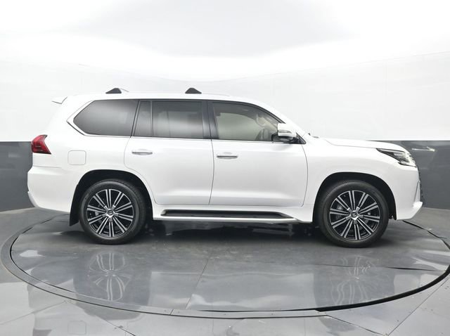 Used 2021 Lexus LX 570 4WD w/ Luxury Package image 2