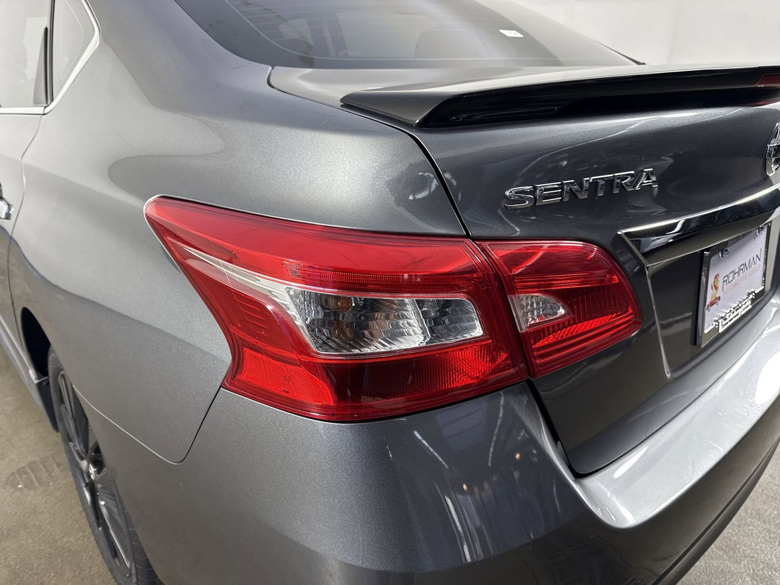 Used 2017 Nissan Sentra SR w/ SR Midnight Edition image 29