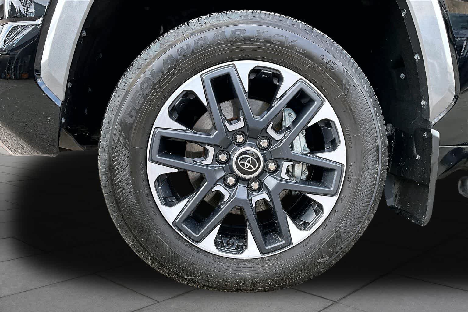 Used 2024 Toyota Tundra Limited w/ Power Package AWD/4WD image 12