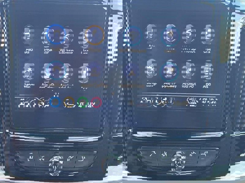 Used 2022 Chevrolet Traverse LT image 21