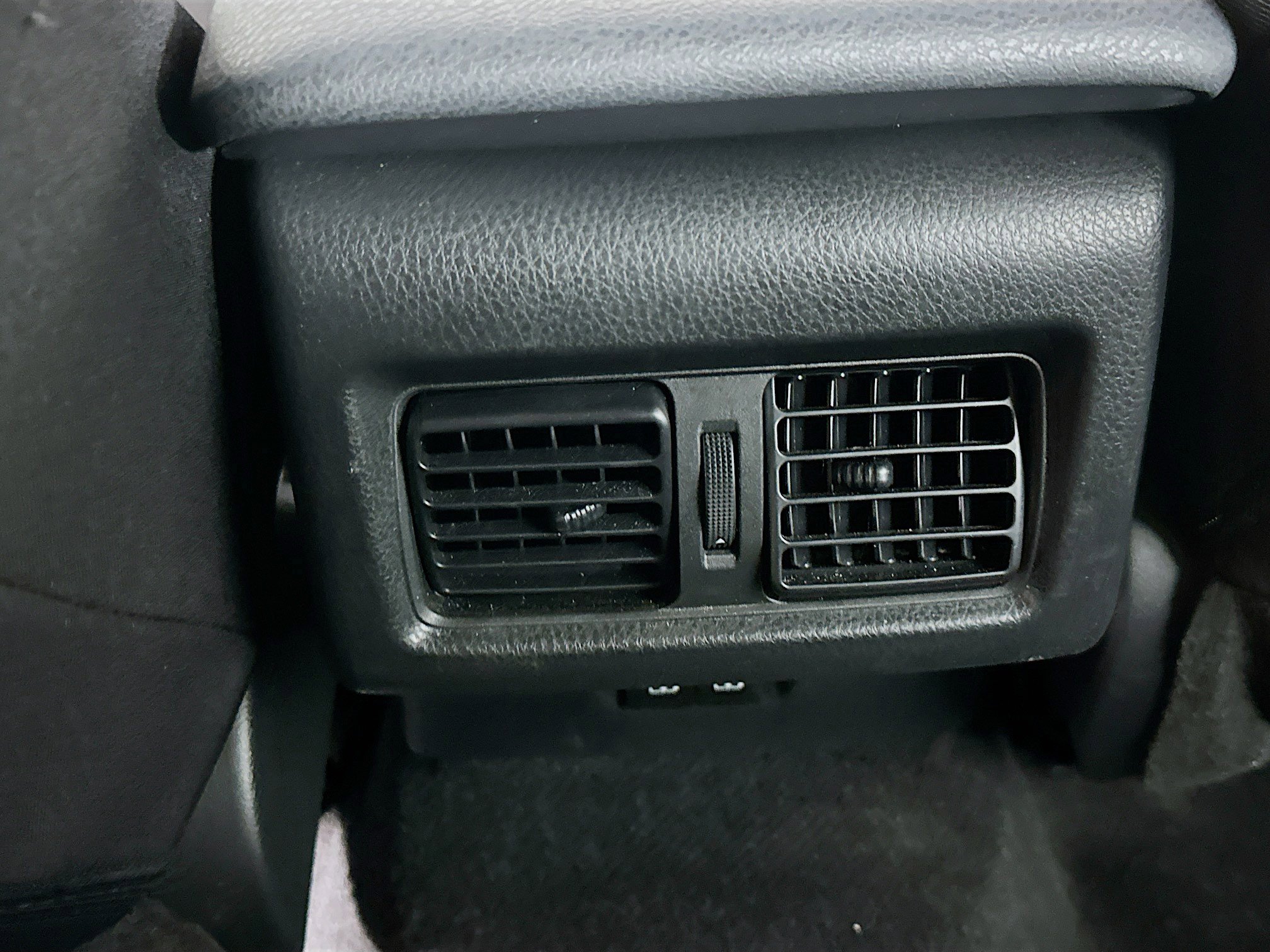 Used 2025 Toyota Camry LE image 27