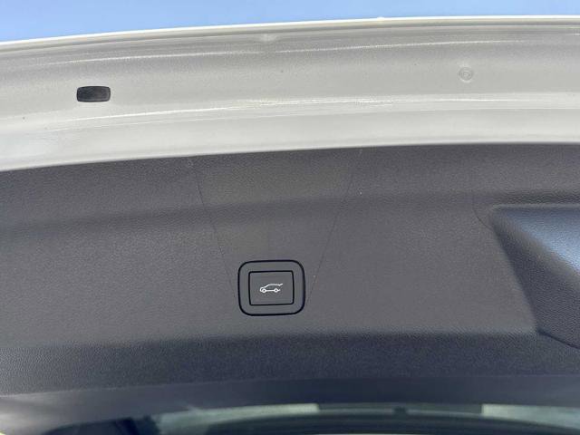 New 2026 GMC Yukon XL Denali Ultimate AWD/4WD image 30