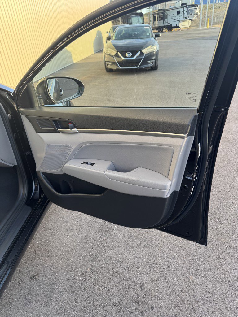 Used 2020 Hyundai Elantra Value Edition FWD image 17