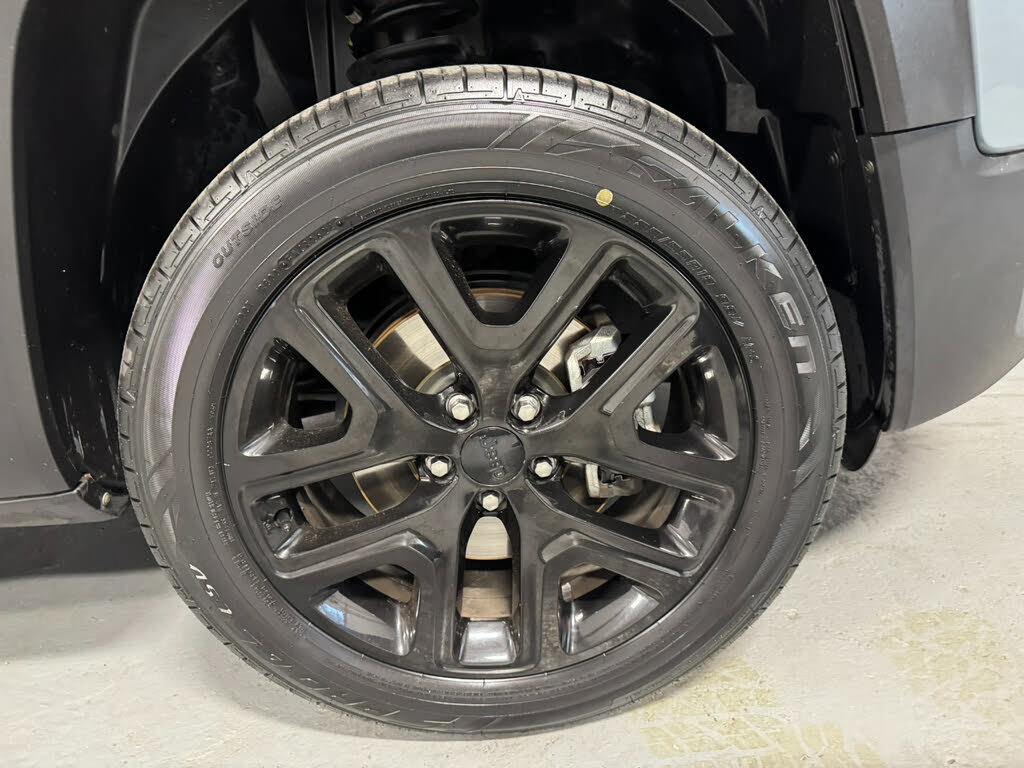 Used 2017 Jeep Renegade Altitude image 2