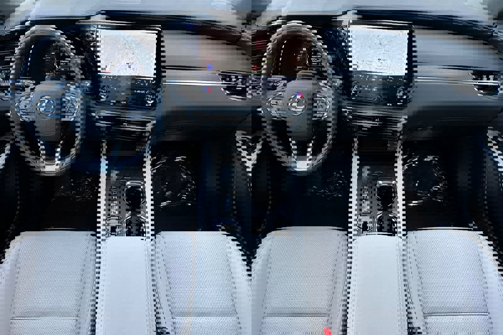 Used 2025 Lexus RX 350 Premium image 3