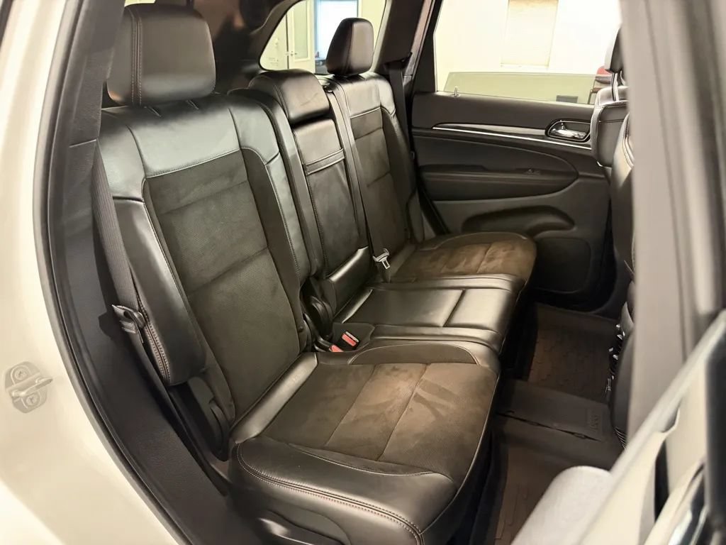 Used 2021 Jeep Grand Cherokee Trailhawk AWD/4WD image 39