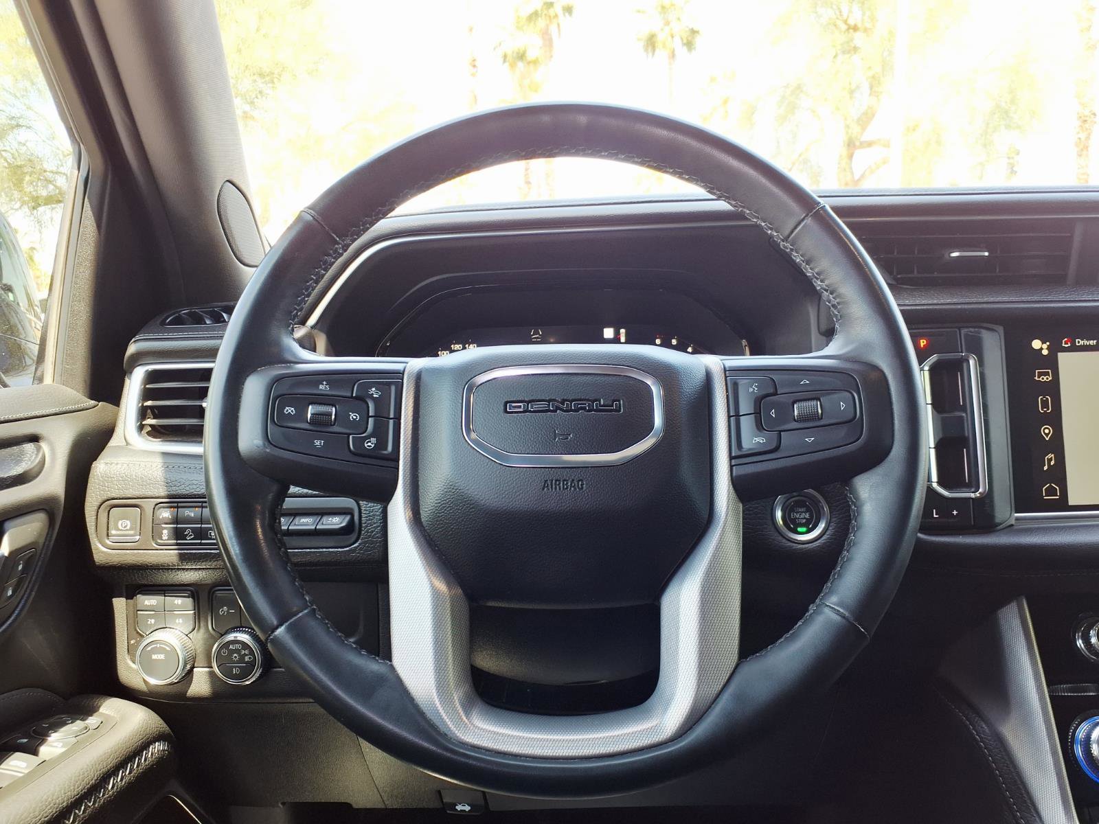 Used 2023 GMC Yukon XL Denali image 18