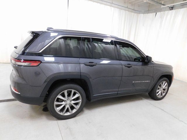 Used 2022 Jeep Grand Cherokee Laredo w/ Luxury Tech Group I image 3
