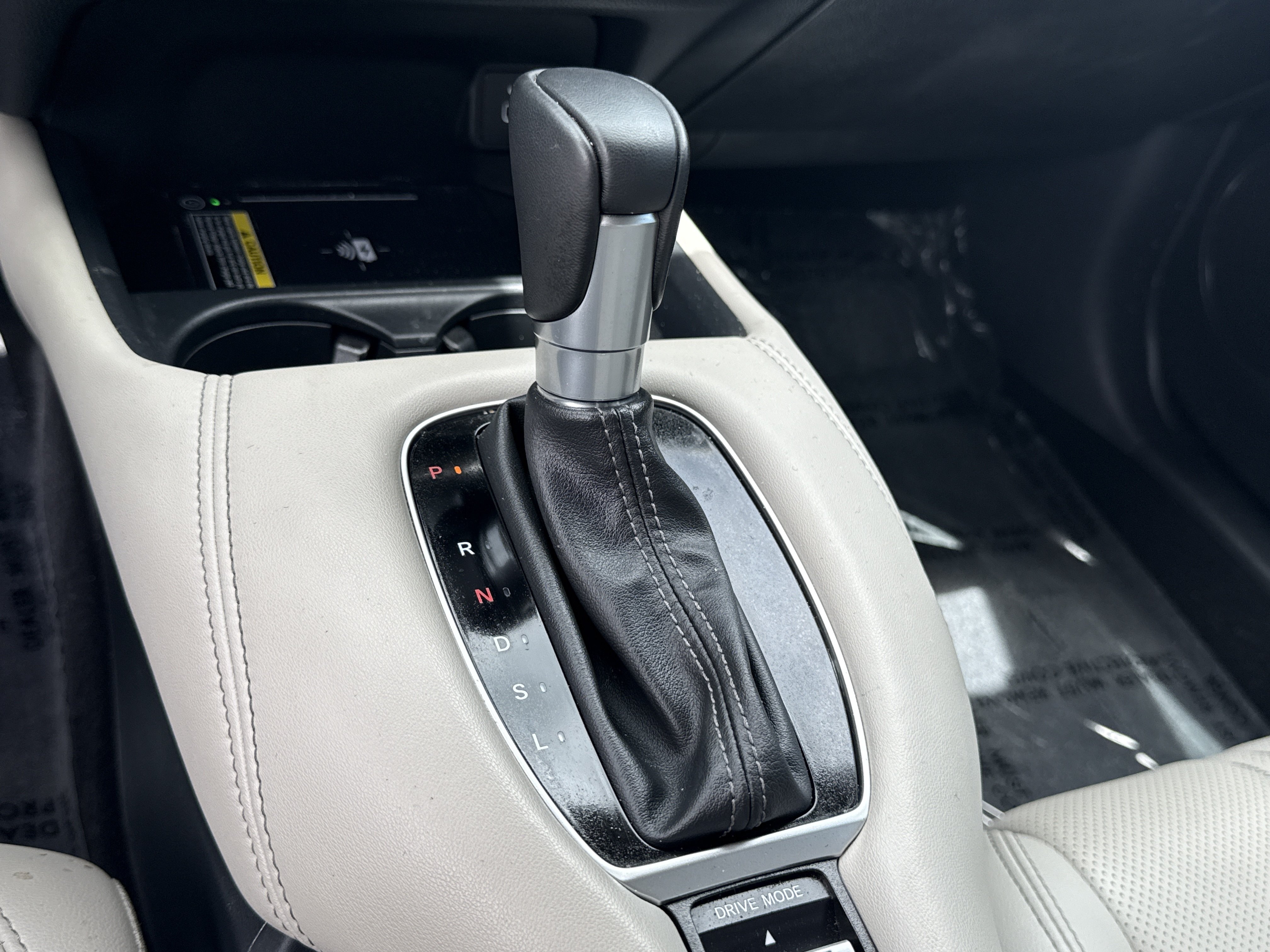 Certified 2025 Honda HR-V EX-L image 32