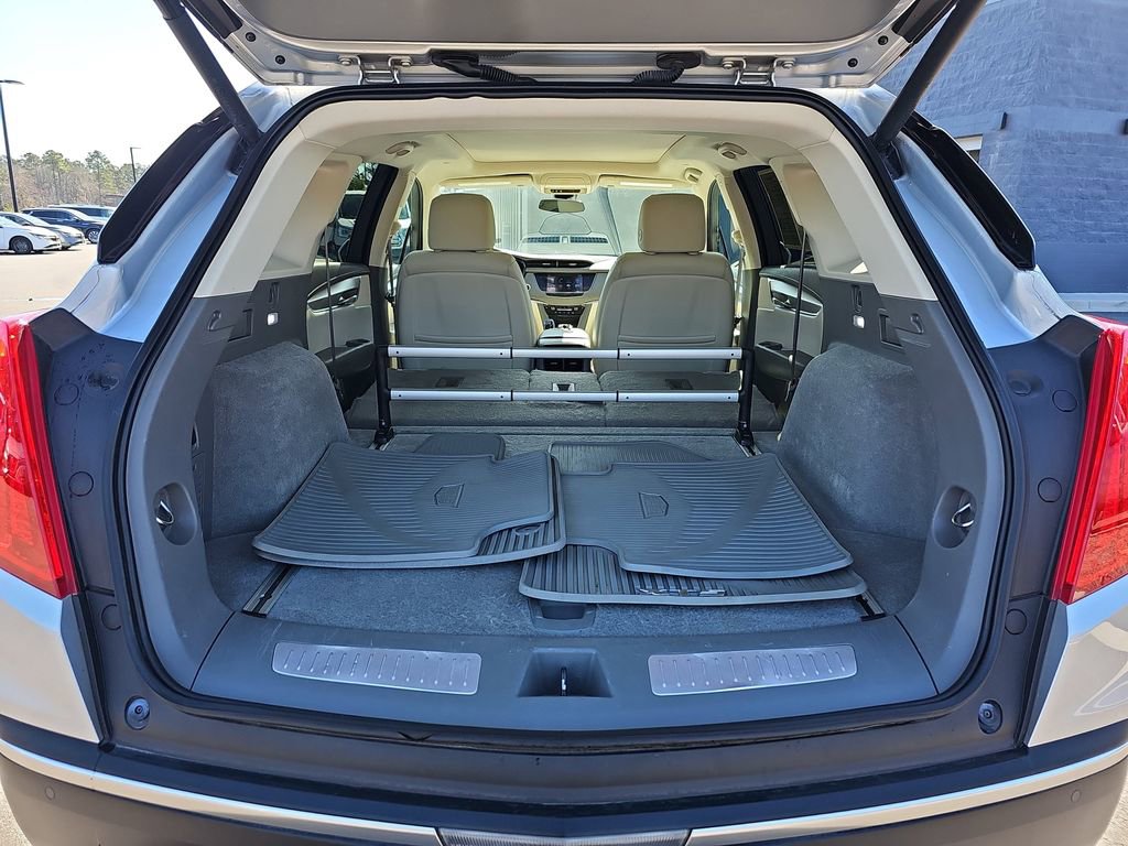 Used 2017 Cadillac XT5 Luxury w/ Driver Awareness Package image 16