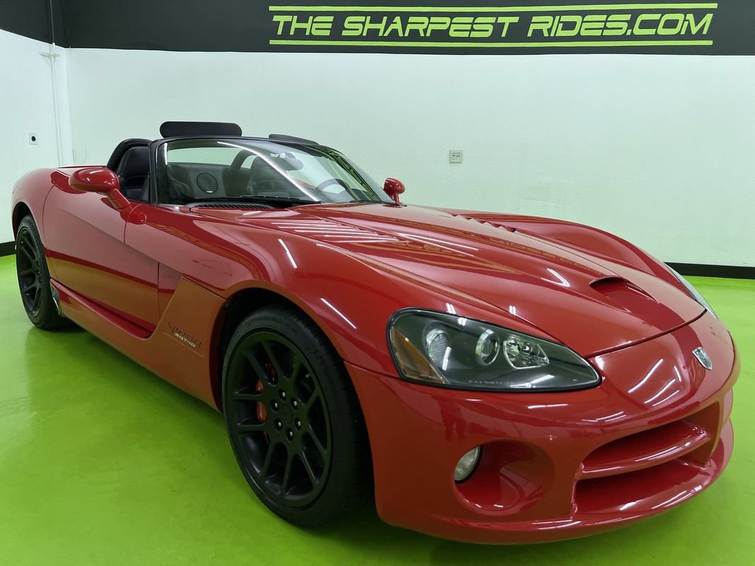 Used 2004 Dodge Viper SRT-10 RWD image 2