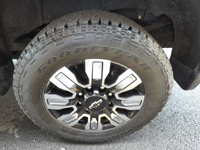 Used 2022 Chevrolet Silverado 3500 LTZ w/ LTZ Plus Package AWD/4WD image 8