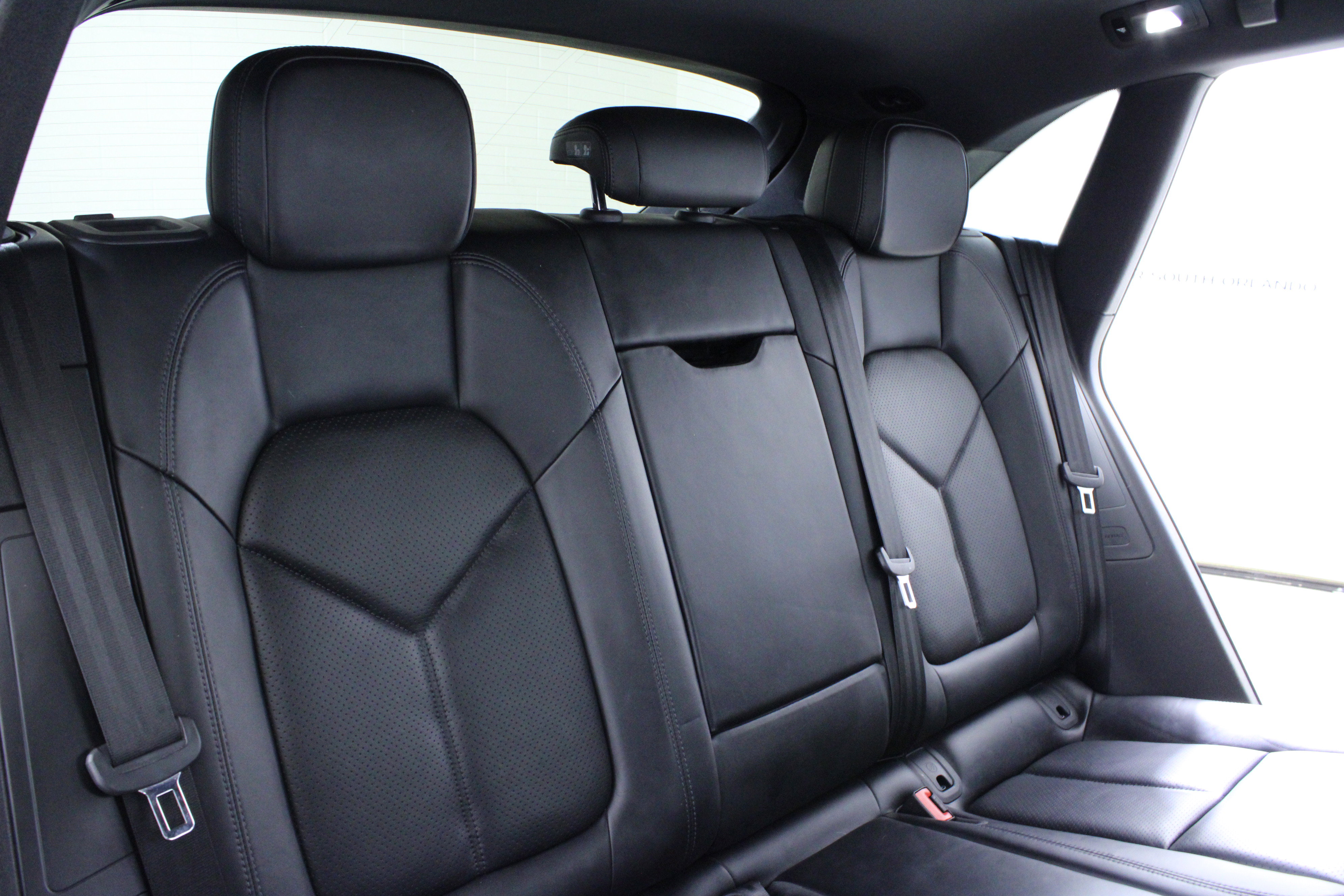 Used 2018 Porsche Macan image 14