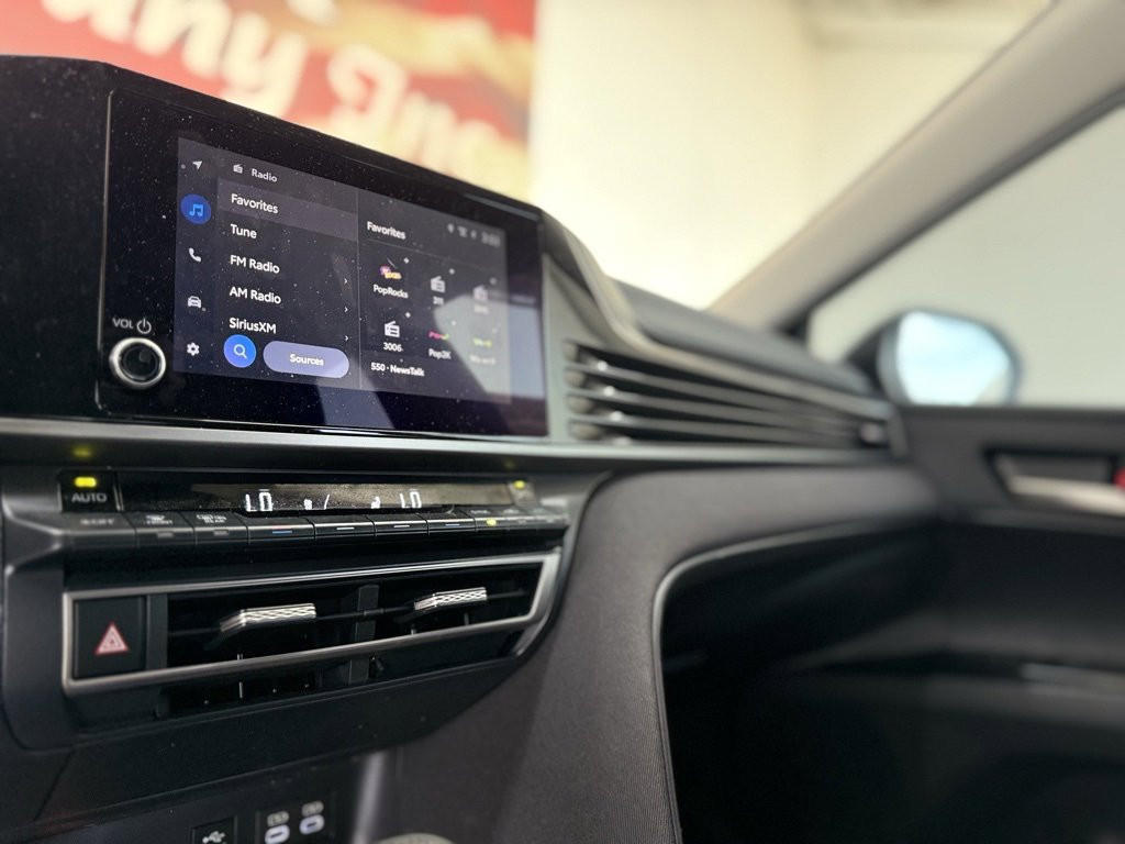 Used 2025 Toyota Camry LE image 35