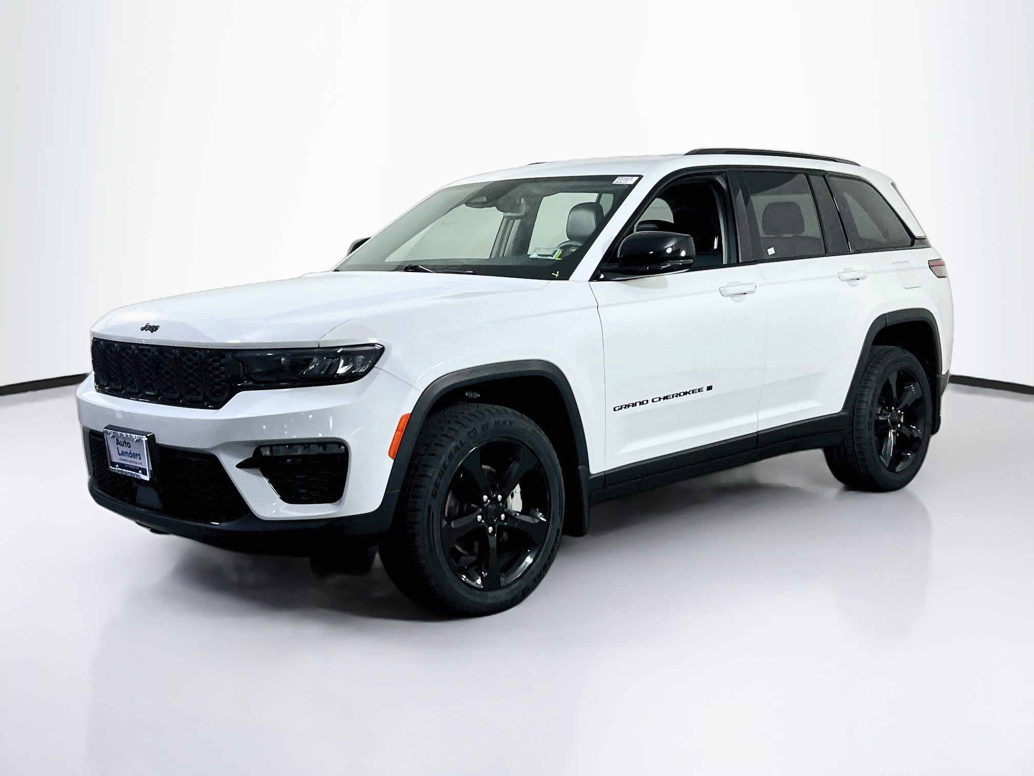 Used 2023 Jeep Grand Cherokee Limited w/ Black Appearance Package