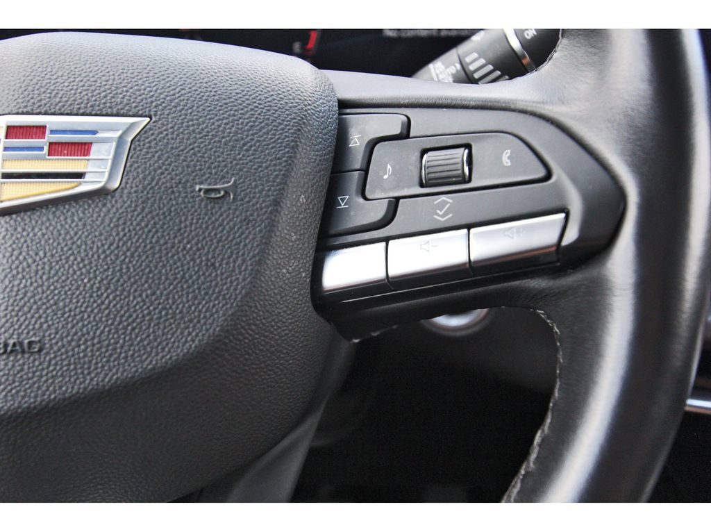 Used 2025 Cadillac XT4 Premium Luxury FWD image 16