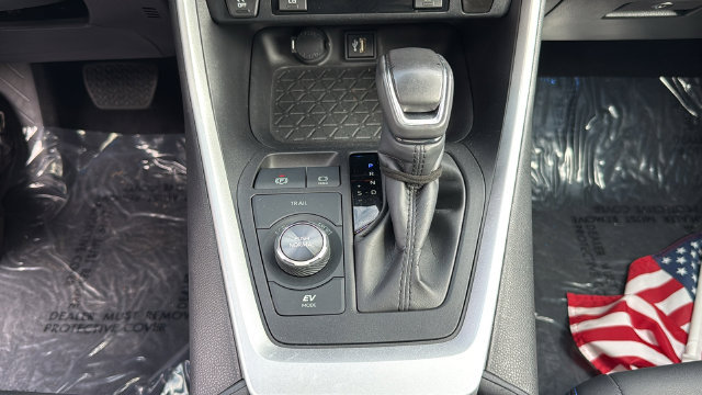 Used 2024 Toyota RAV4 XSE AWD/4WD image 27