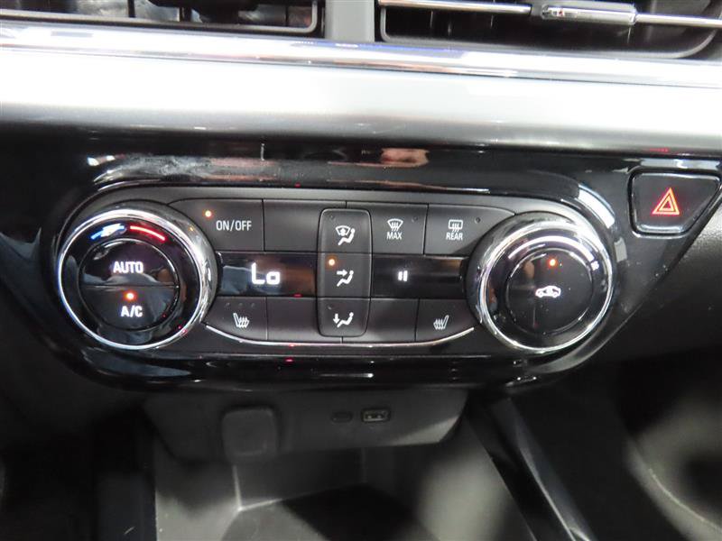 Used 2025 Chevrolet Trax LT w/ LT Convenience Package FWD image 26