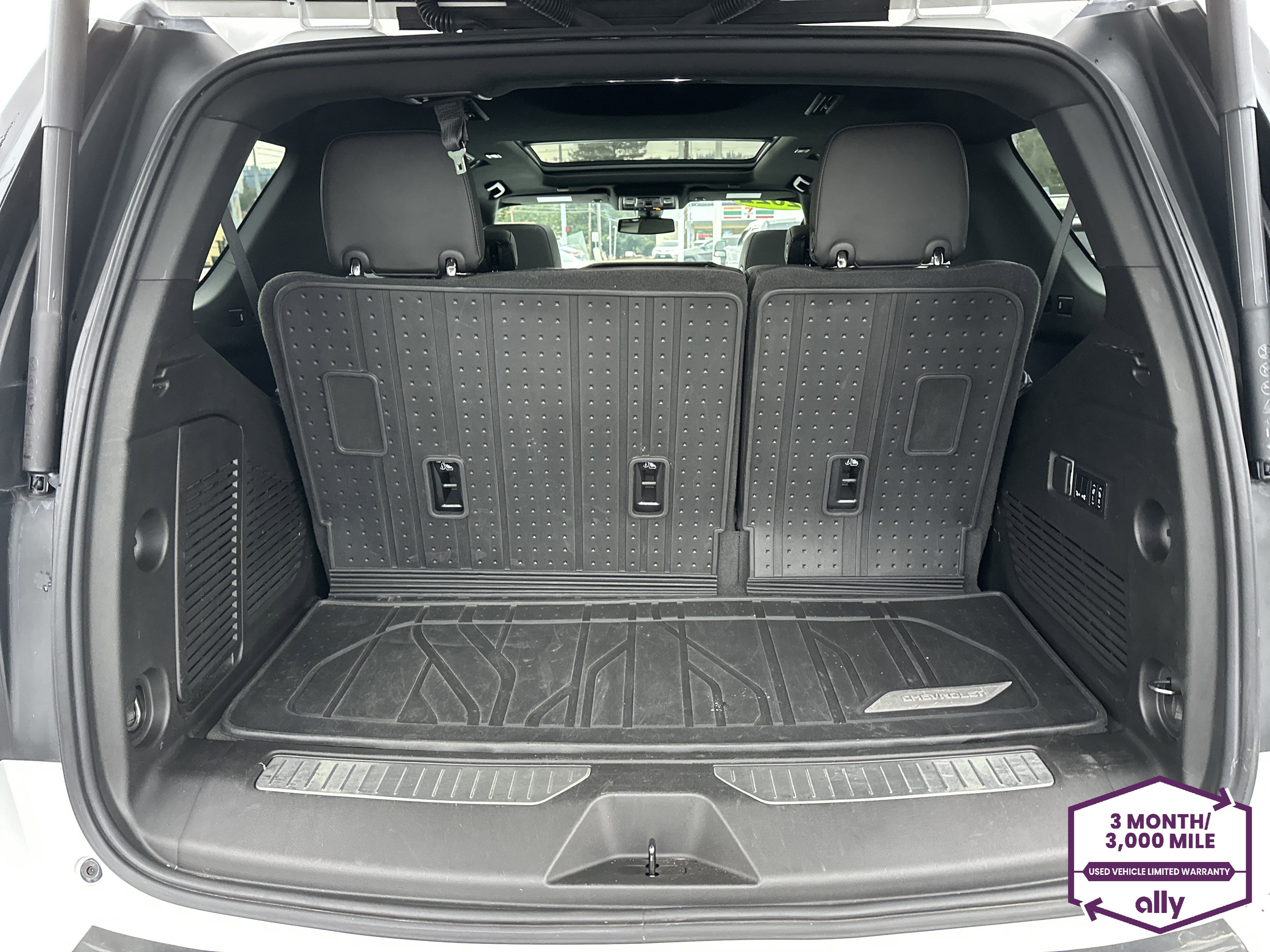 Used 2022 Chevrolet Tahoe Z71 w/ Z71 Off-Road Package image 5