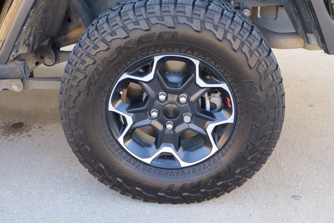 Used 2023 Jeep Gladiator Rubicon w/ Trailer Tow Package AWD/4WD image 27