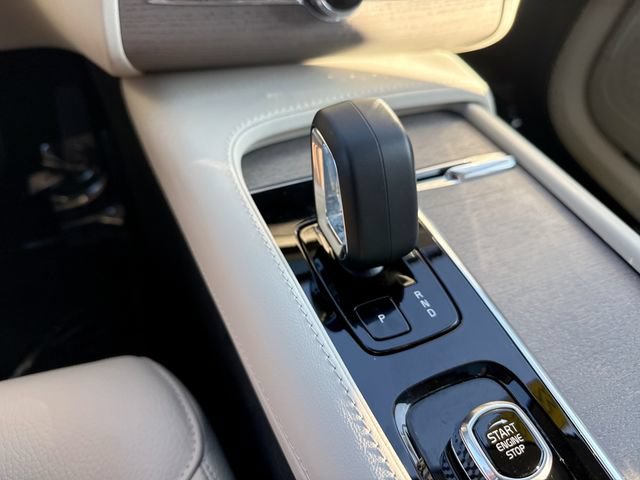 Certified 2025 Volvo XC90 T8 Plus AWD/4WD image 25