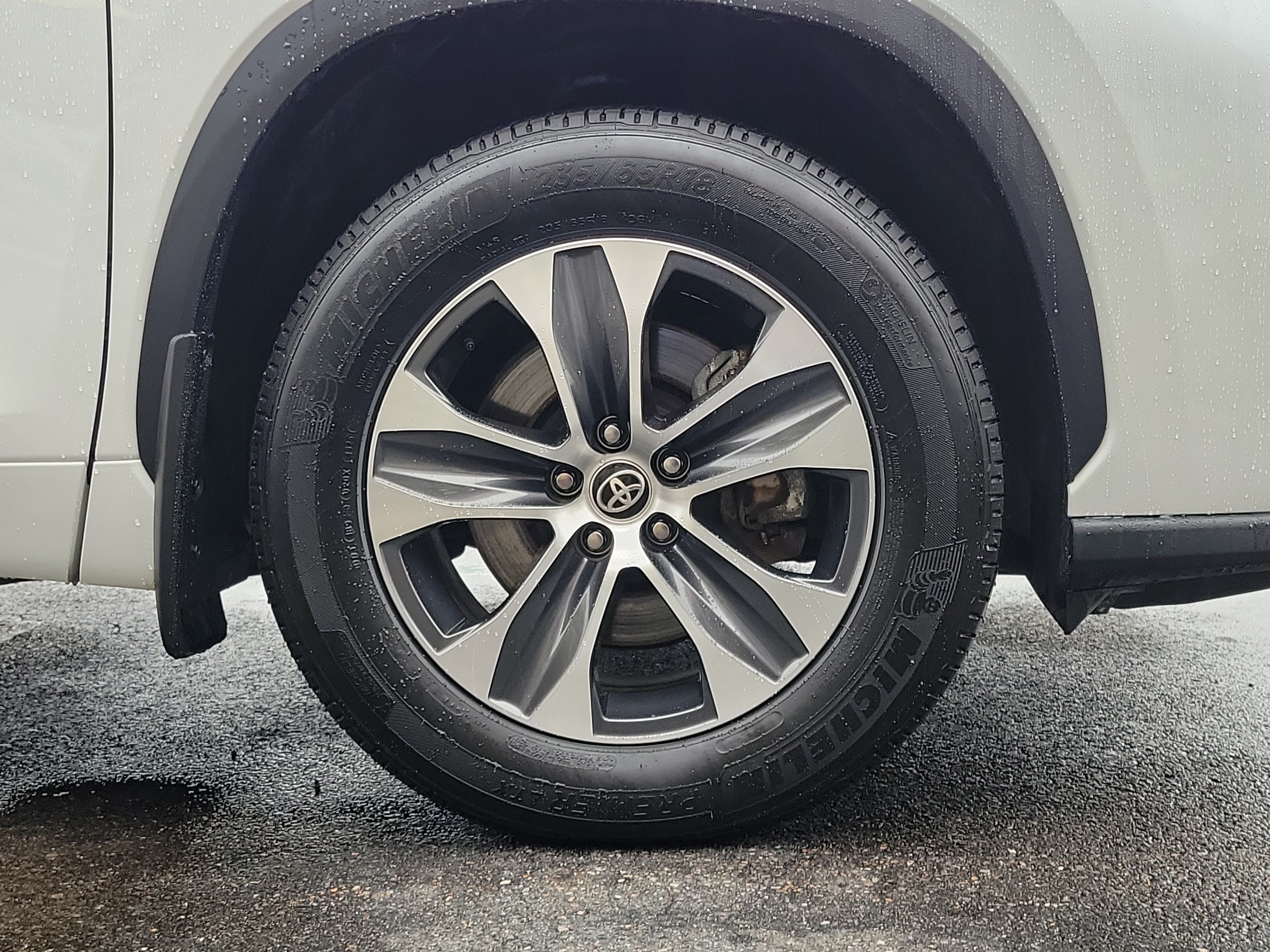 Used 2026 Toyota Highlander XLE AWD/4WD image 5