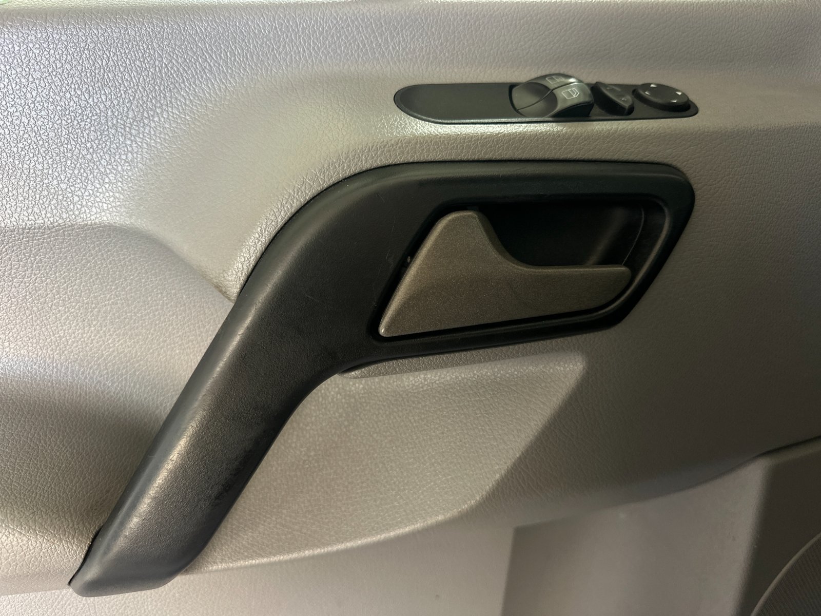 Used 2015 Mercedes-Benz Sprinter 2500 image 10