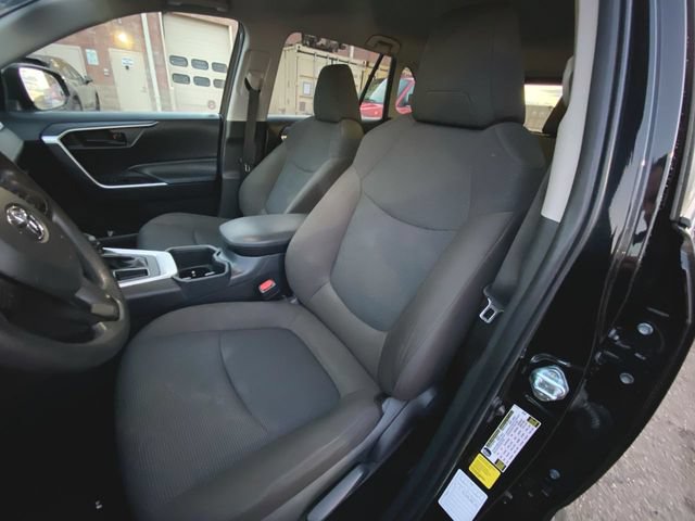 Used 2025 Toyota RAV4 LE FWD image 17