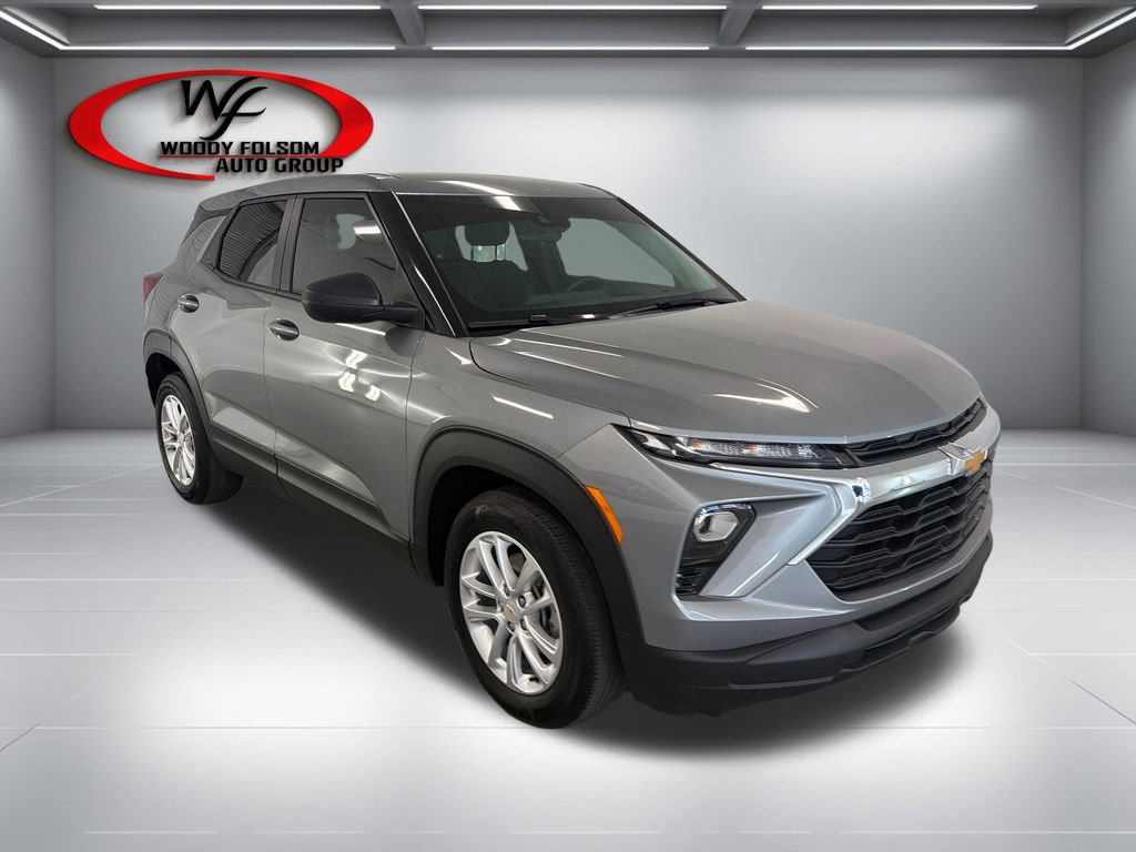 Used 2025 Chevrolet TrailBlazer LS w/ LS Convenience Package FWD image 3