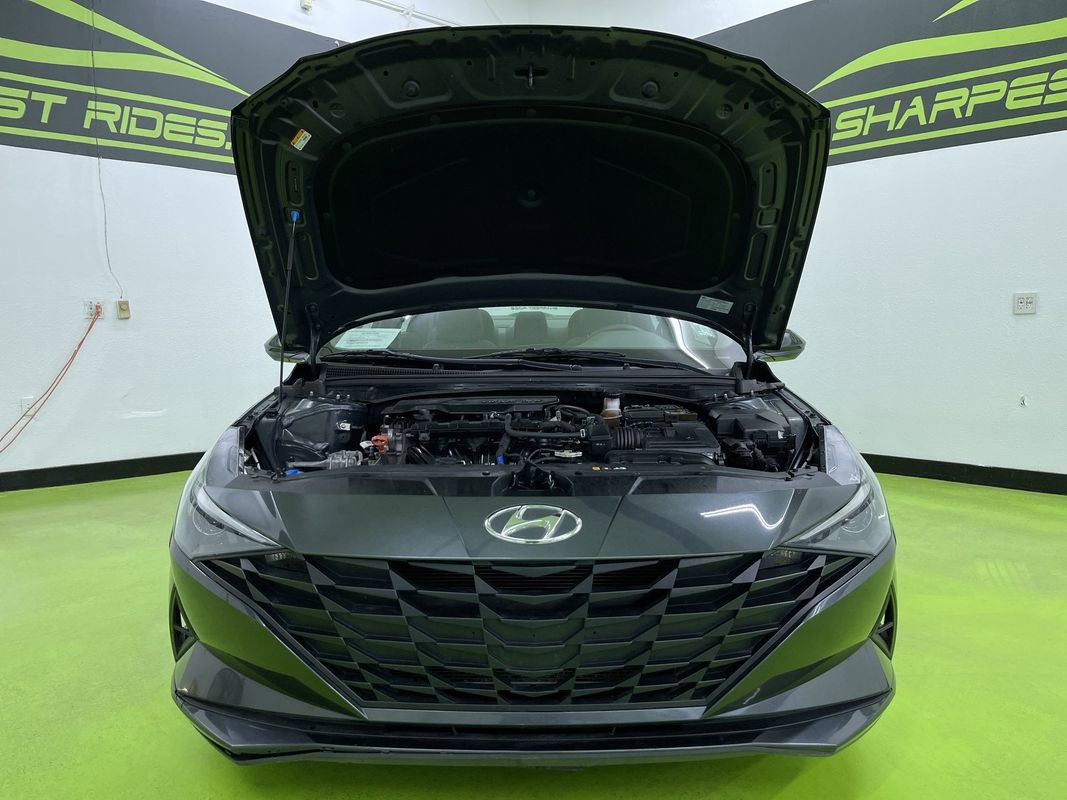 Used 2021 Hyundai Elantra SE image 4