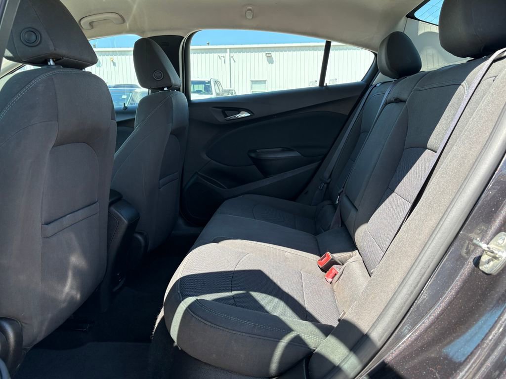 Used 2017 Chevrolet Cruze LT FWD image 30