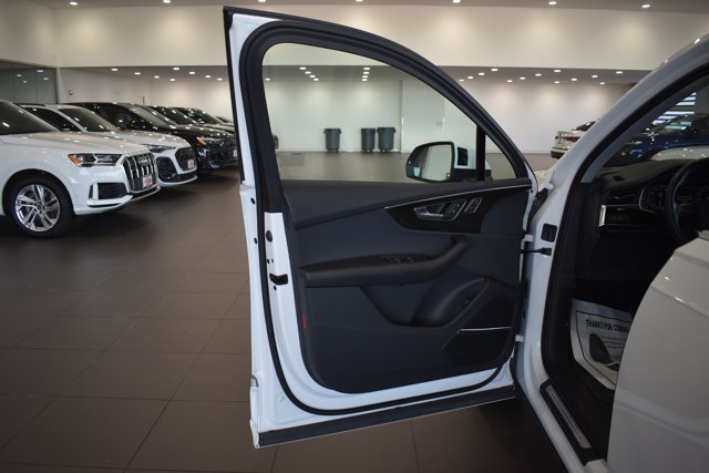 Used 2023 Audi Q7 3.0T Premium Plus AWD/4WD image 9