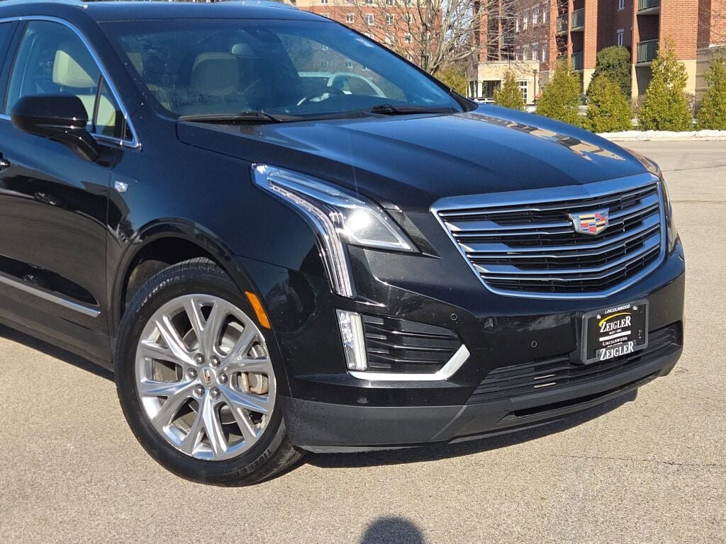 Used 2019 Cadillac XT5 Luxury image 2