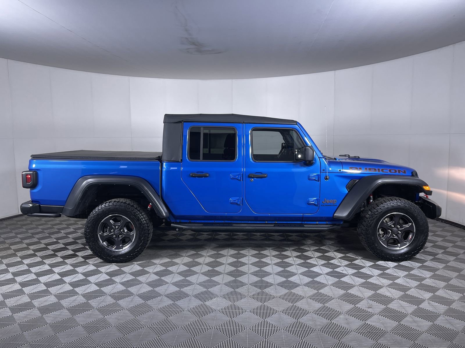 Used 2022 Jeep Gladiator Rubicon w/ Cold Weather Group AWD/4WD image 10