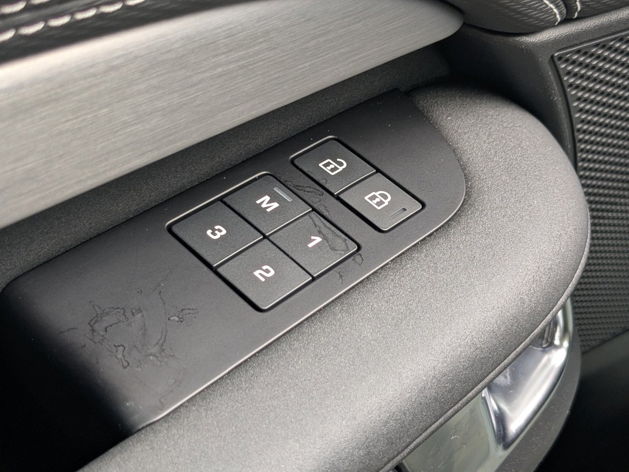 Used 2023 Land Rover Discovery S R-Dynamic AWD/4WD image 32