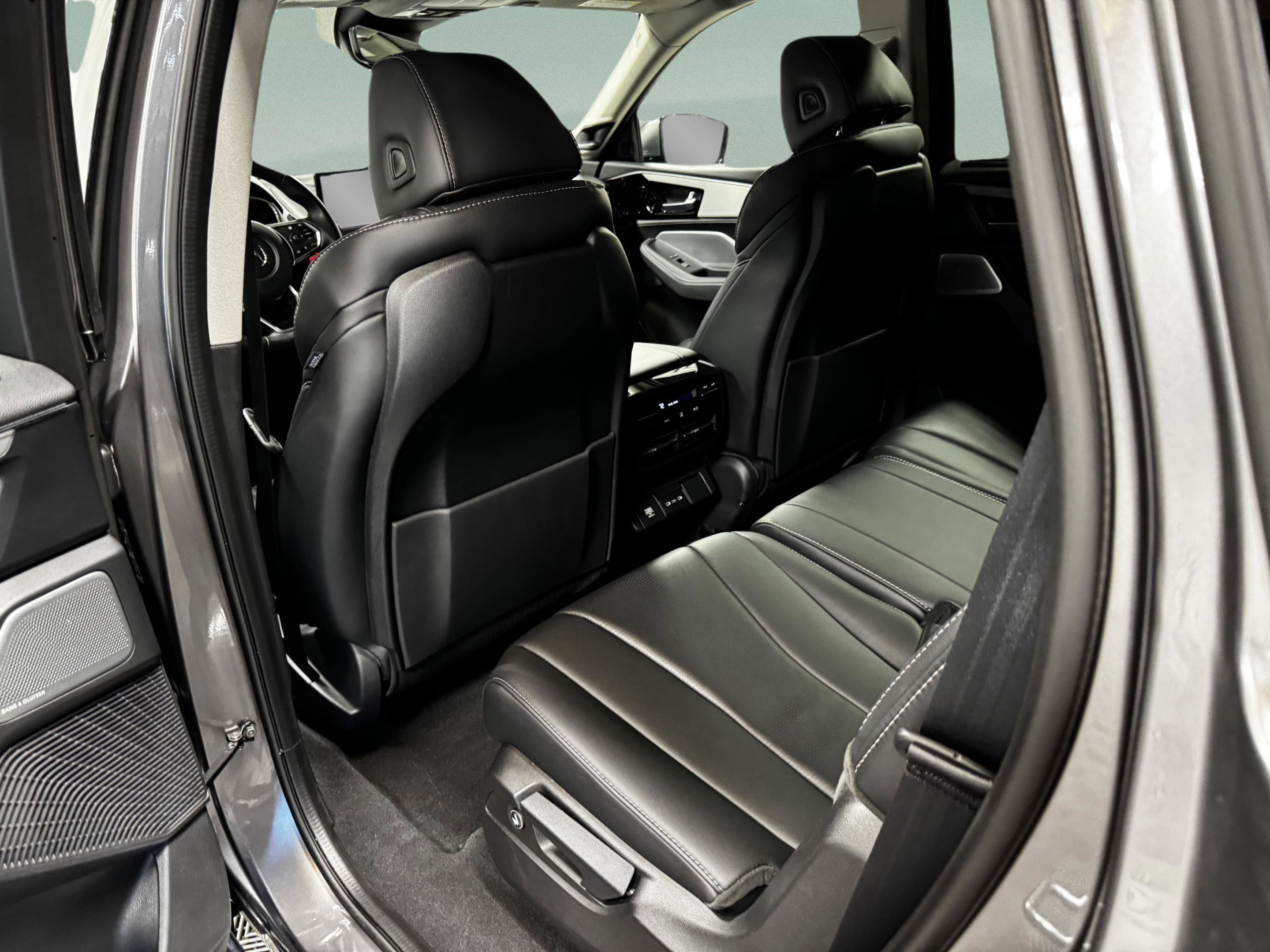 Certified 2025 Acura MDX FWD w/ Technology Package