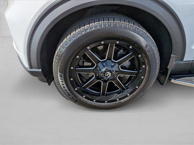 Used 2022 Ford Explorer XLT w/ Equipment Group 202A AWD/4WD image 26