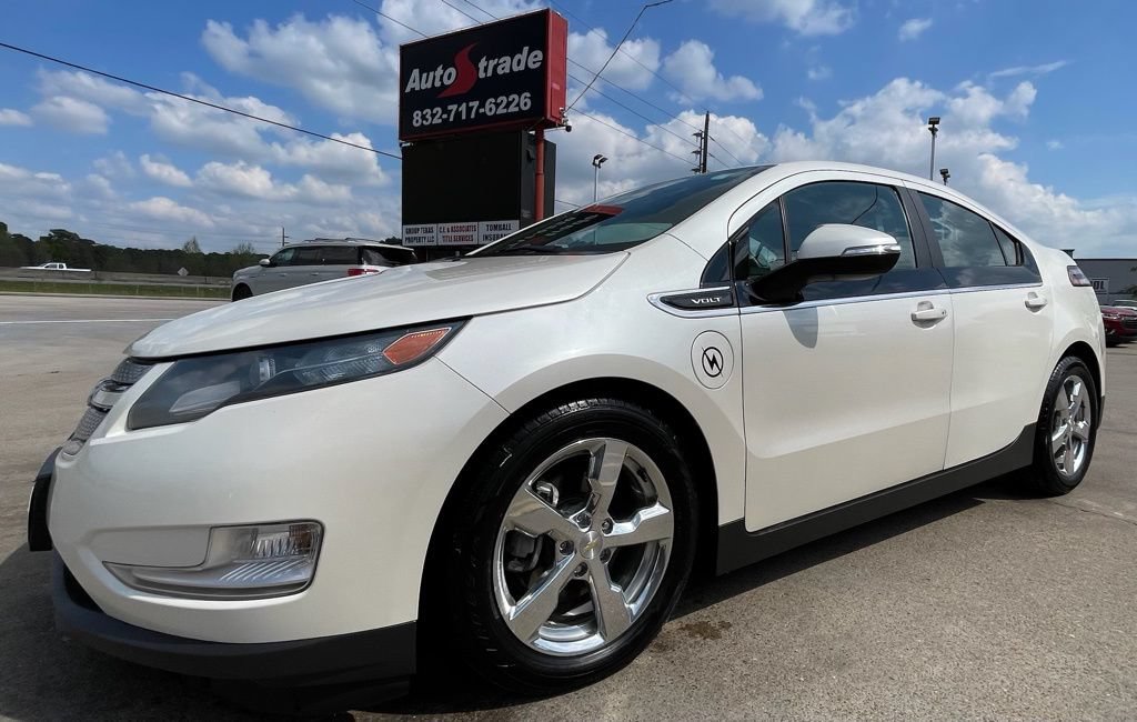 Used 2014 Chevrolet Volt Premium w/ Premium Trim Package FWD image 4