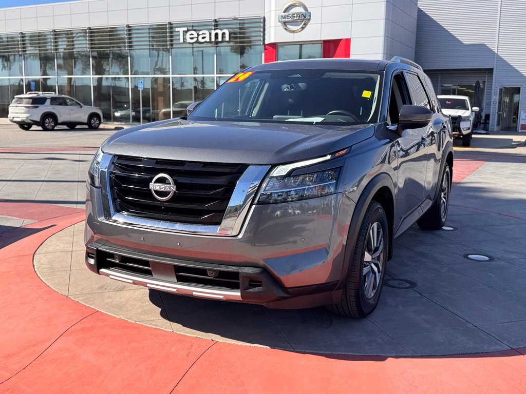 Certified 2024 Nissan Pathfinder SL FWD image 4