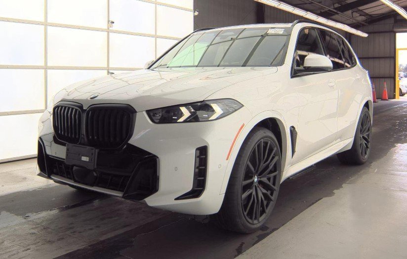 Used 2024 BMW X5 xDrive40i w/ M Sport Package image 4