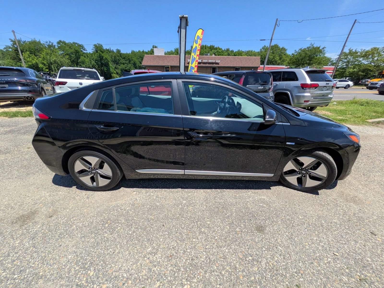 Used 2020 Hyundai Ioniq SEL FWD image 6